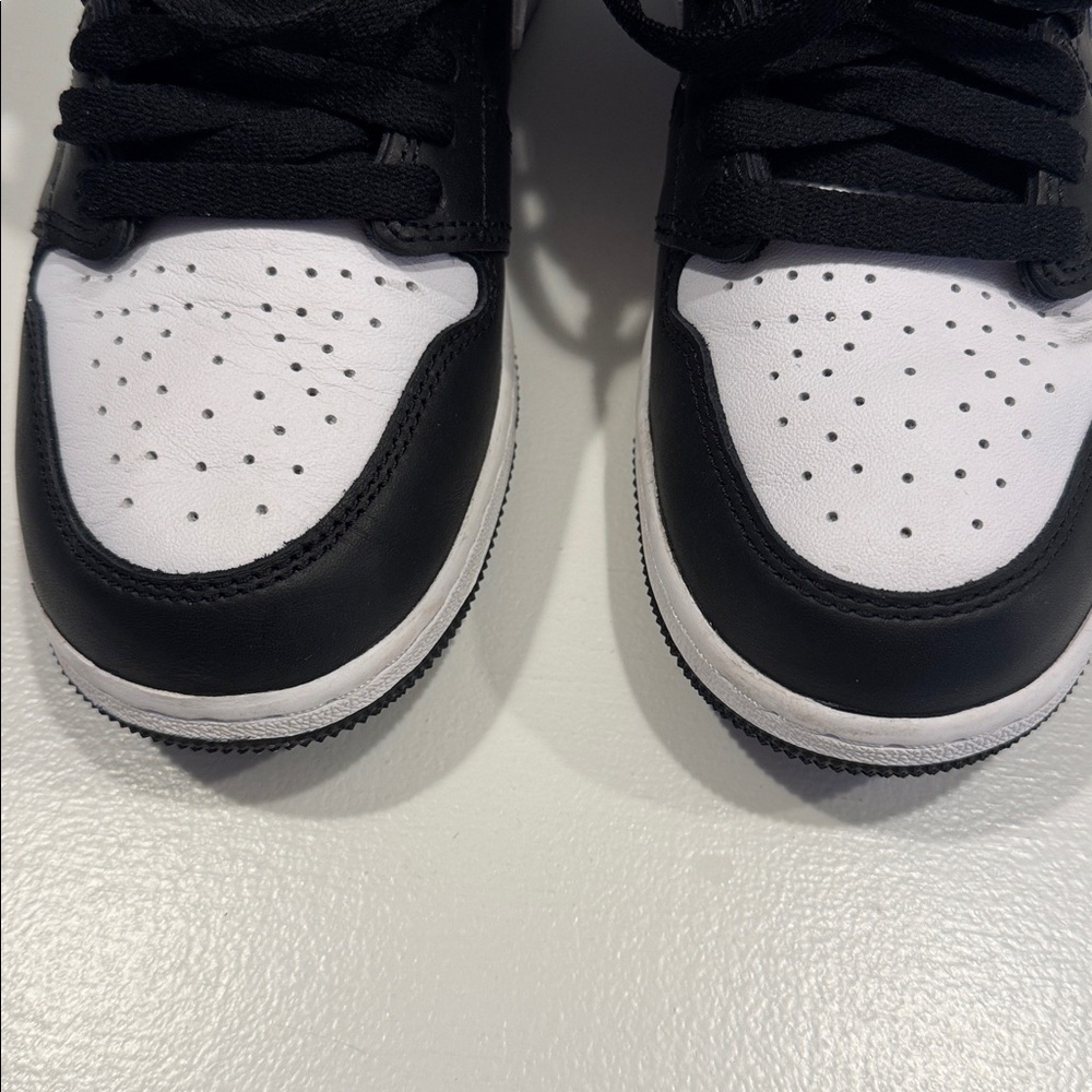 Nike Kids Black and White High-Top Air Jordan Sneakers - Picture 8 of 9